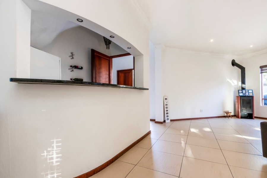 4 Bedroom Property for Sale in Woodmead Gauteng