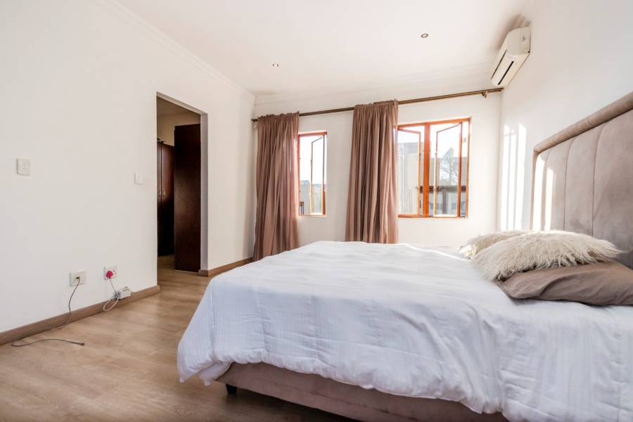 4 Bedroom Property for Sale in Woodmead Gauteng