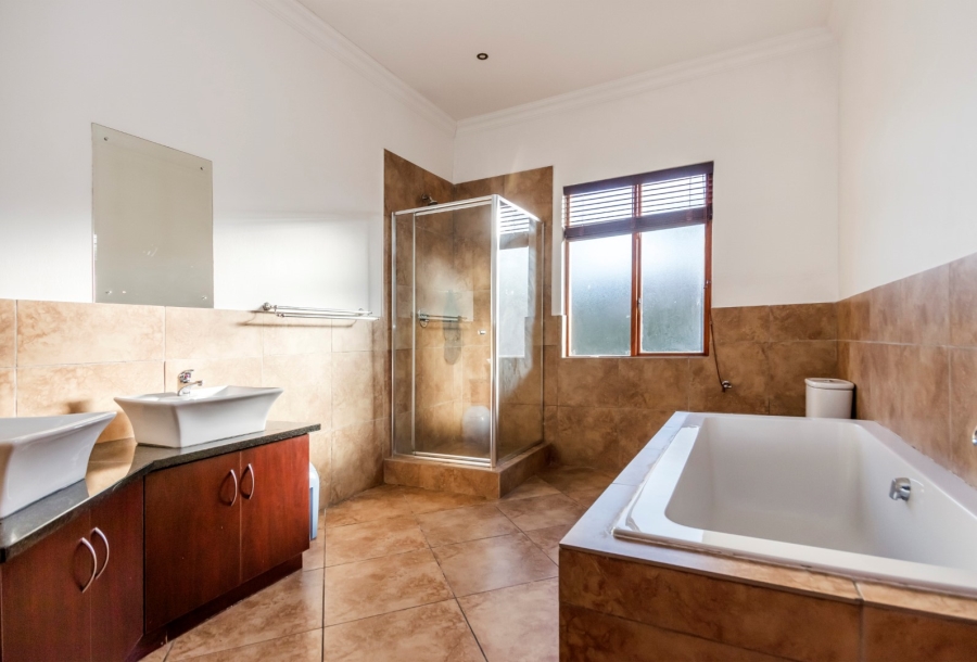 4 Bedroom Property for Sale in Woodmead Gauteng