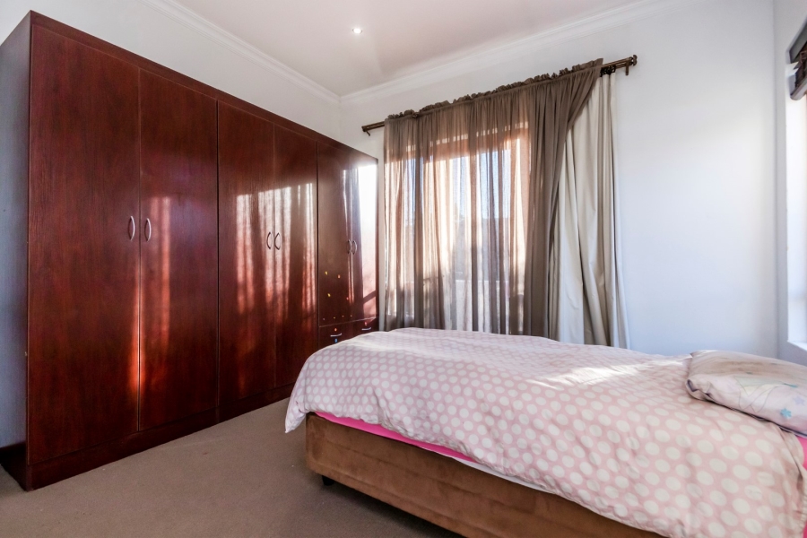 4 Bedroom Property for Sale in Woodmead Gauteng