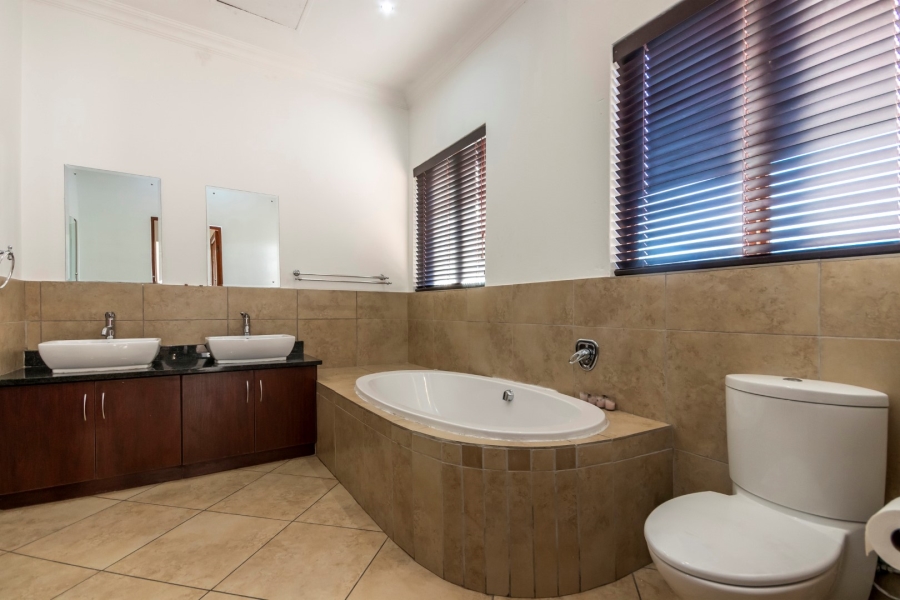4 Bedroom Property for Sale in Woodmead Gauteng