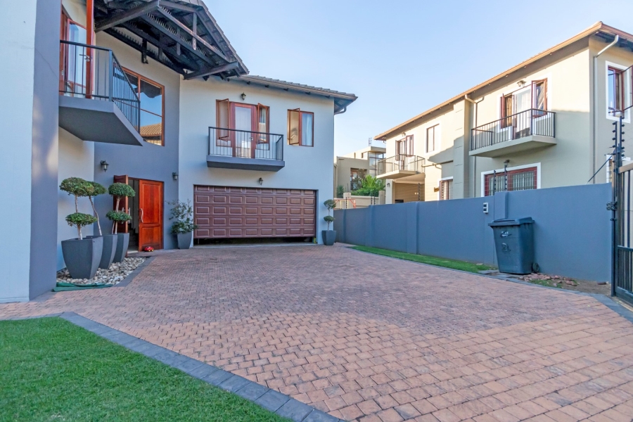 4 Bedroom Property for Sale in Woodmead Gauteng