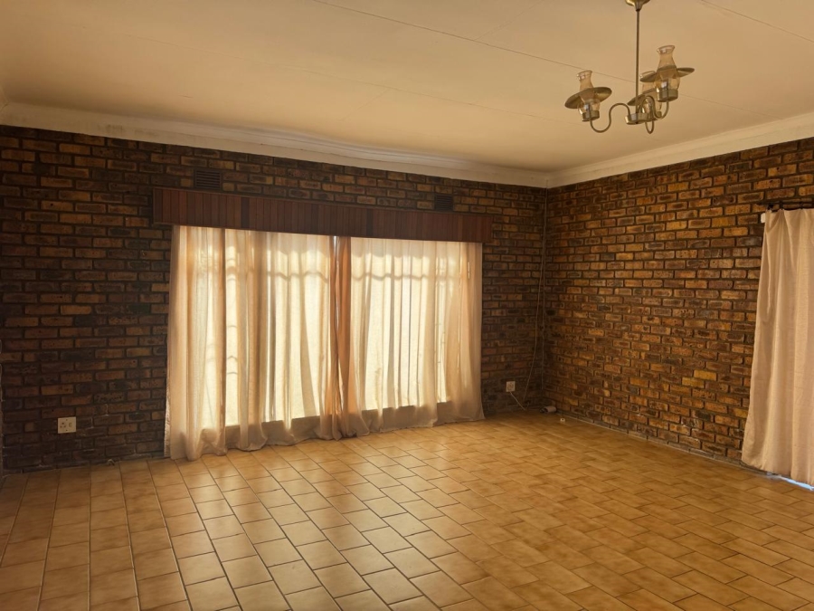 To Let 3 Bedroom Property for Rent in Dunnottar Gauteng