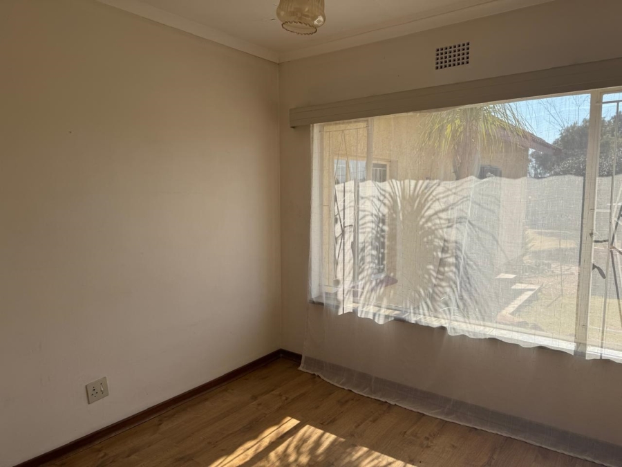 To Let 3 Bedroom Property for Rent in Dunnottar Gauteng