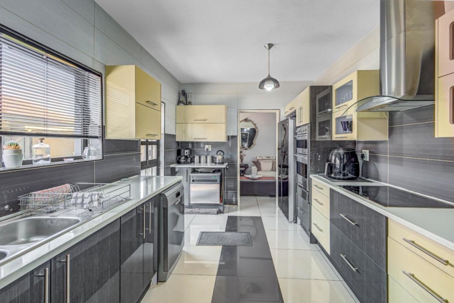 8 Bedroom Property for Sale in Kibler Park Gauteng