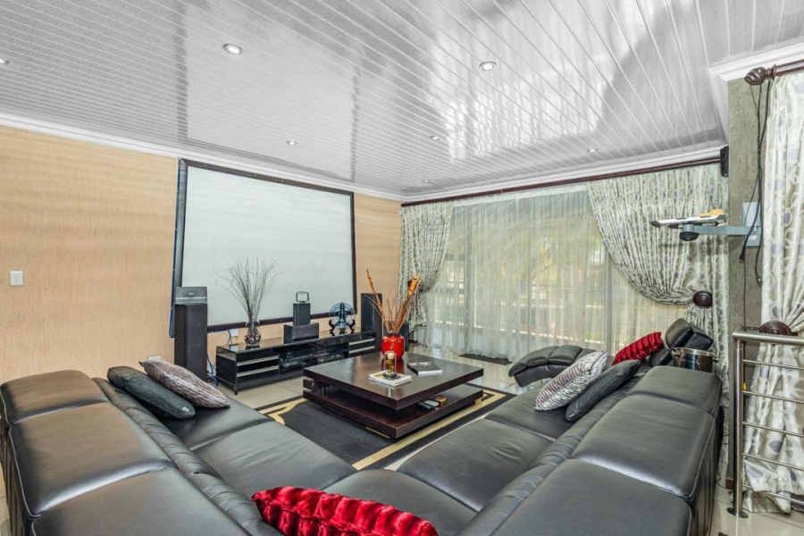 8 Bedroom Property for Sale in Kibler Park Gauteng