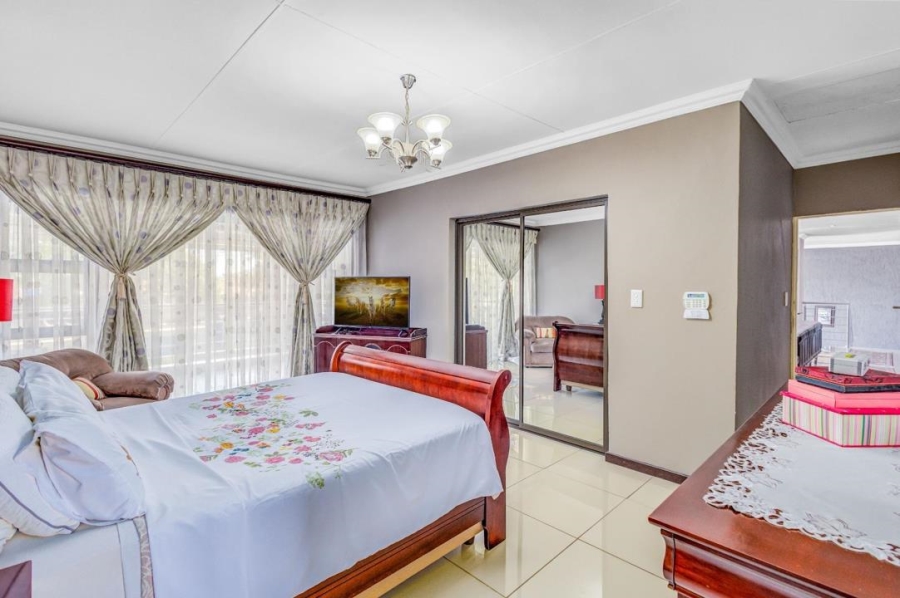 8 Bedroom Property for Sale in Kibler Park Gauteng