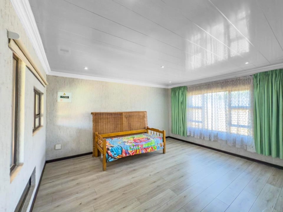 8 Bedroom Property for Sale in Kibler Park Gauteng