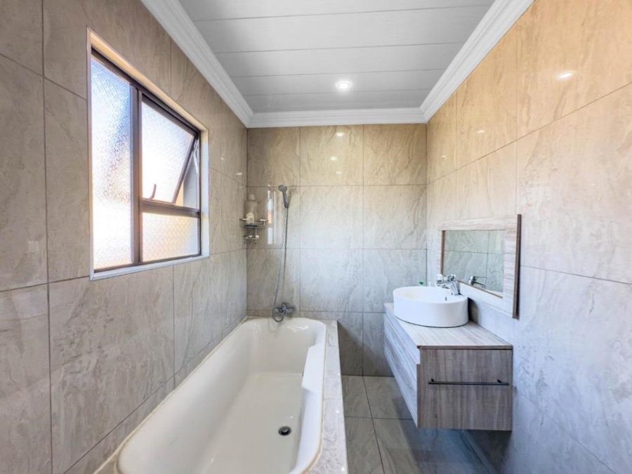 8 Bedroom Property for Sale in Kibler Park Gauteng