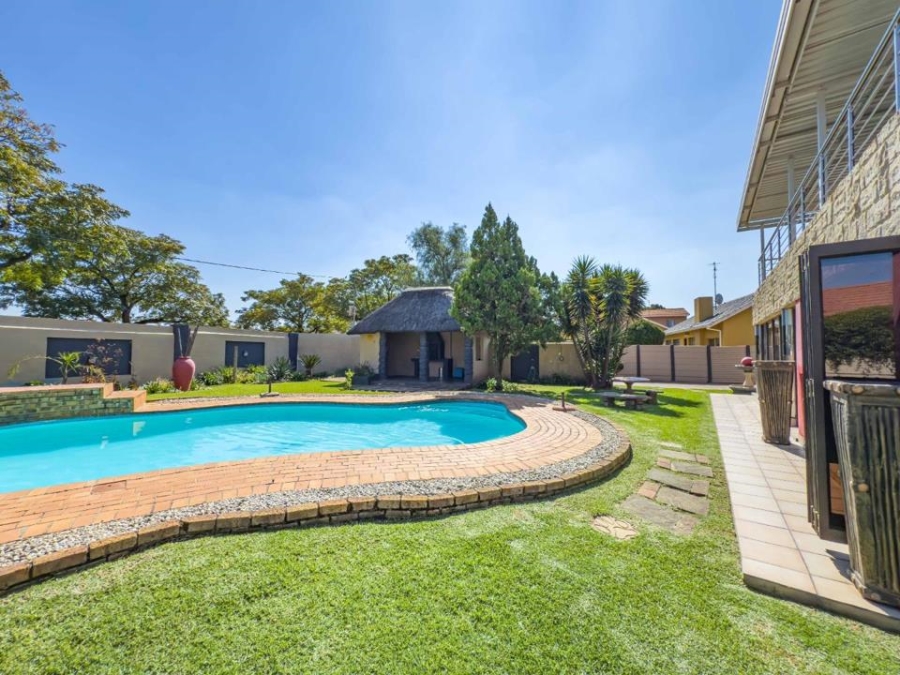 8 Bedroom Property for Sale in Kibler Park Gauteng