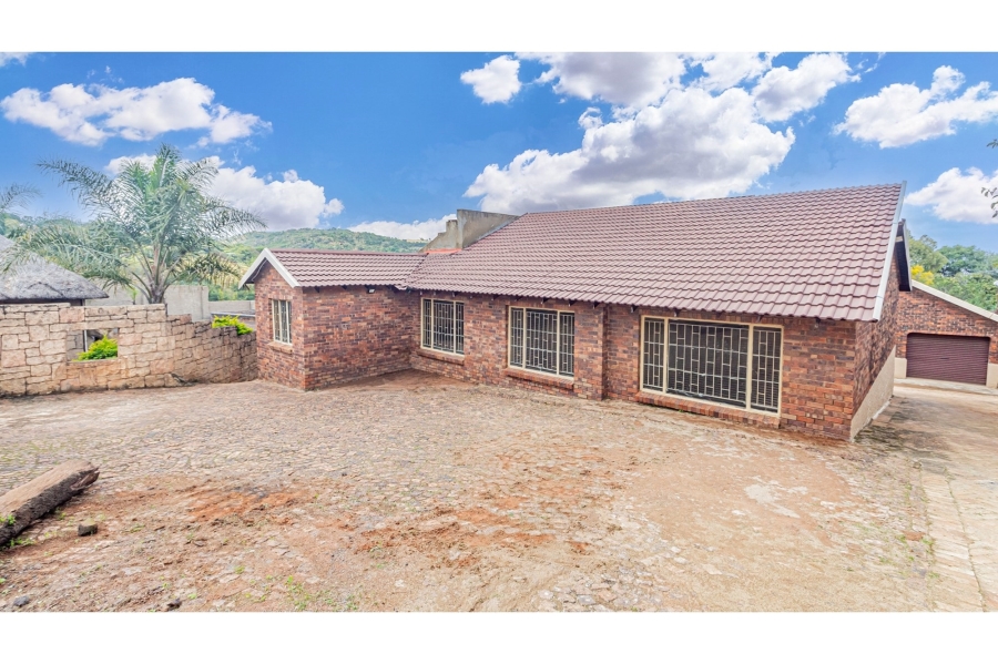 5 Bedroom Property for Sale in Naturena Gauteng