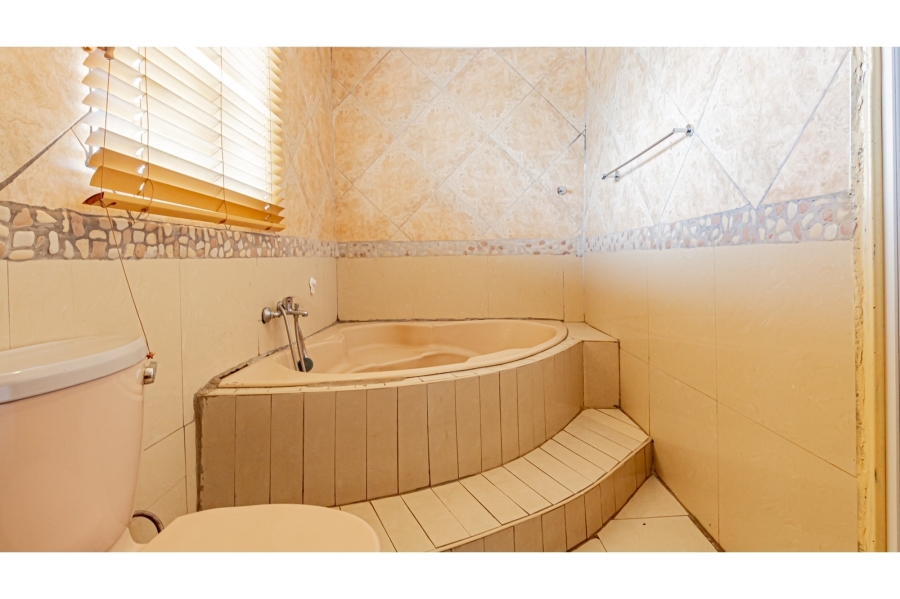 5 Bedroom Property for Sale in Naturena Gauteng