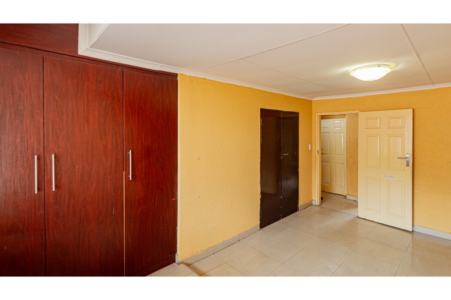 5 Bedroom Property for Sale in Naturena Gauteng