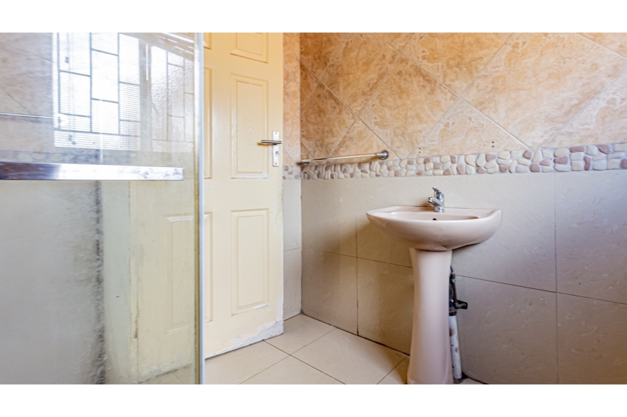 5 Bedroom Property for Sale in Naturena Gauteng