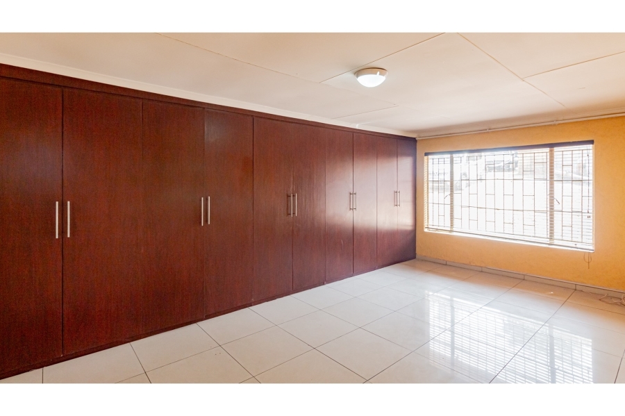 5 Bedroom Property for Sale in Naturena Gauteng