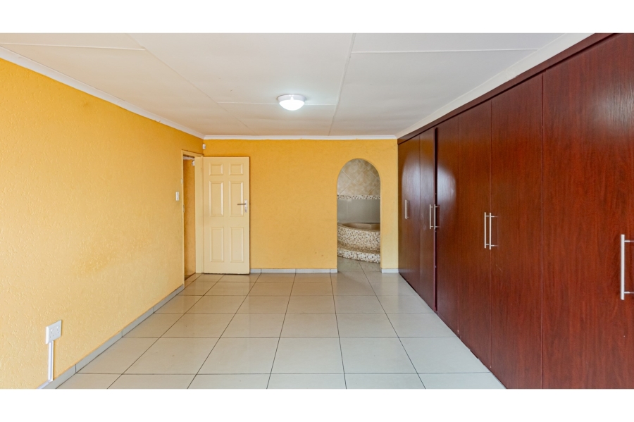5 Bedroom Property for Sale in Naturena Gauteng