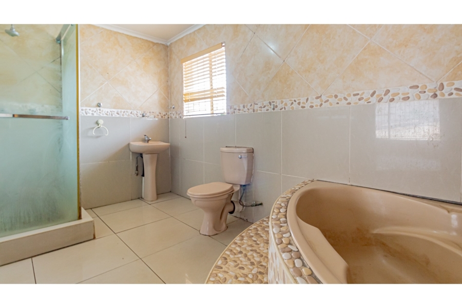 5 Bedroom Property for Sale in Naturena Gauteng