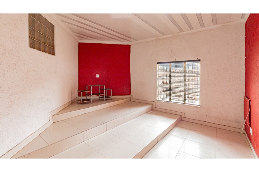 5 Bedroom Property for Sale in Naturena Gauteng