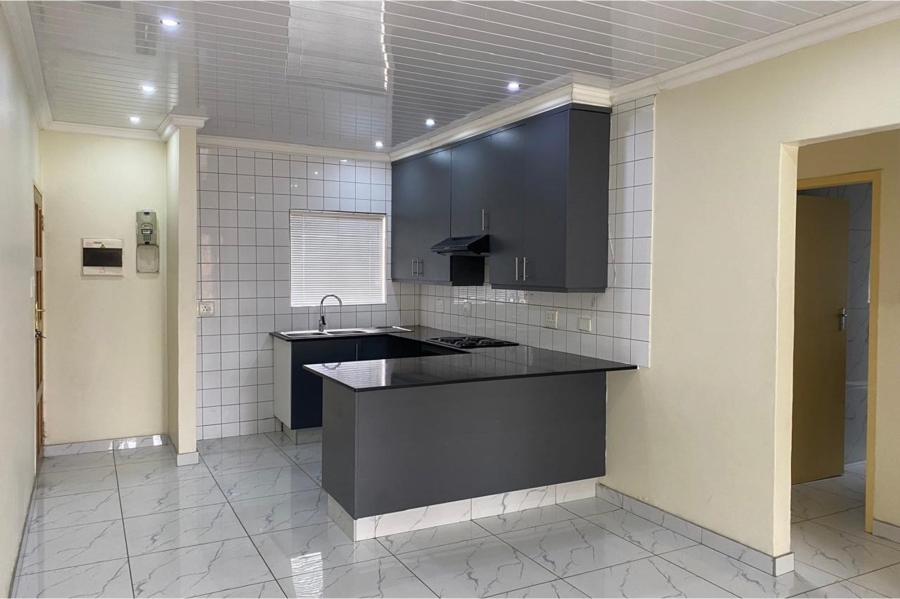 To Let 2 Bedroom Property for Rent in Vorna Valley Gauteng