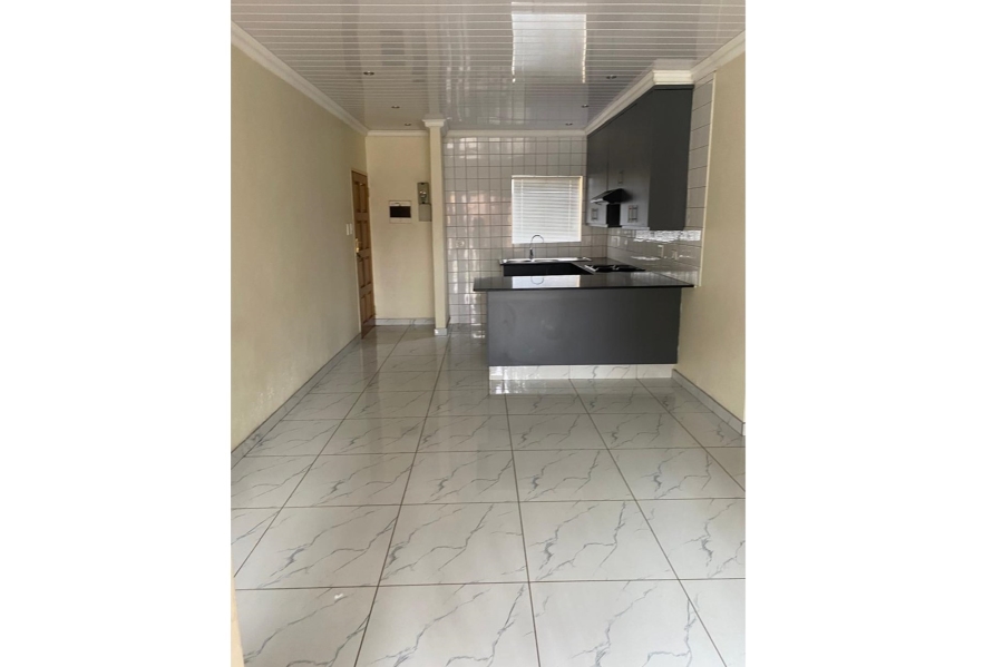 To Let 2 Bedroom Property for Rent in Vorna Valley Gauteng