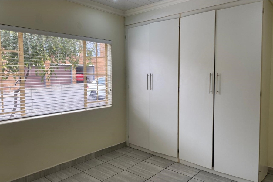 To Let 2 Bedroom Property for Rent in Vorna Valley Gauteng