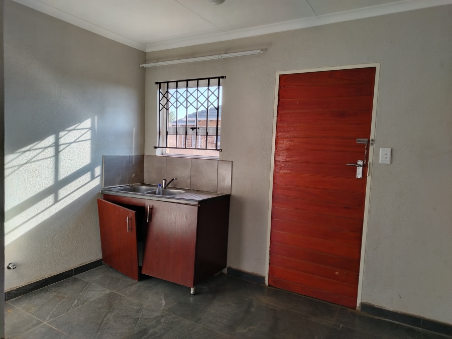 2 Bedroom Property for Sale in Alliance Gauteng