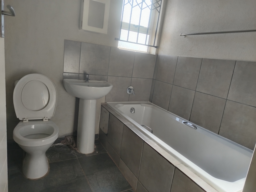 2 Bedroom Property for Sale in Alliance Gauteng