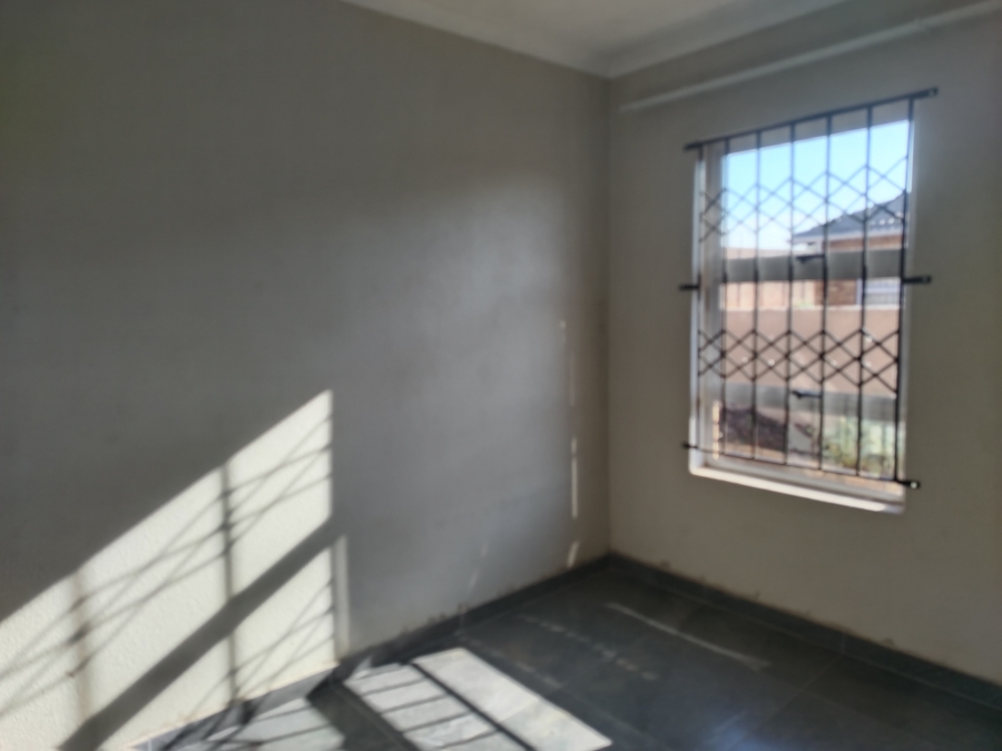 2 Bedroom Property for Sale in Alliance Gauteng