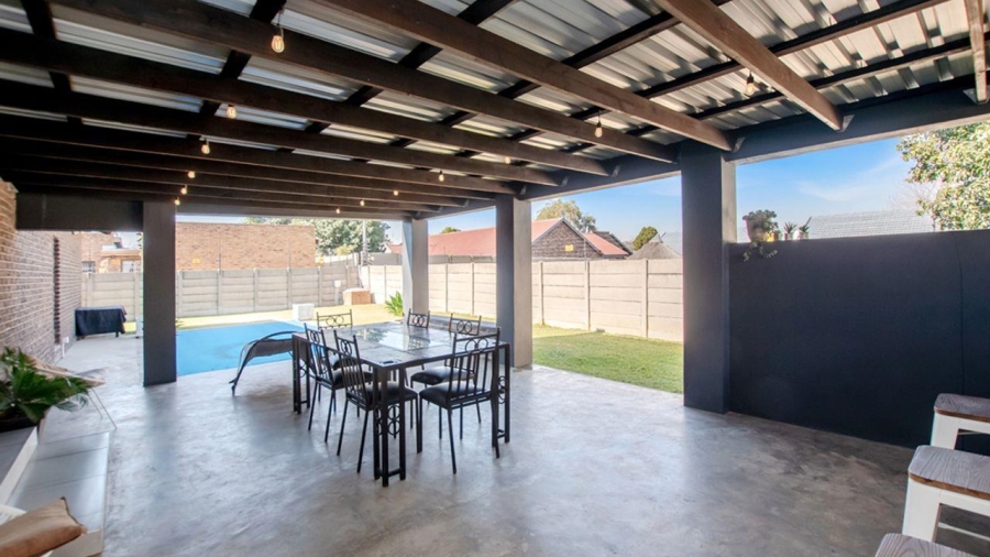 3 Bedroom Property for Sale in Sunward Park Gauteng