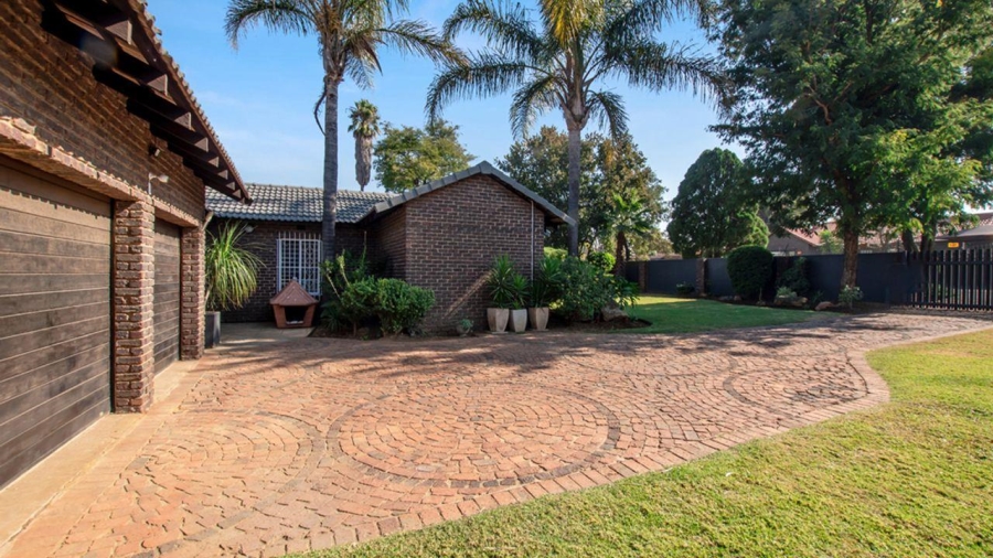 3 Bedroom Property for Sale in Sunward Park Gauteng