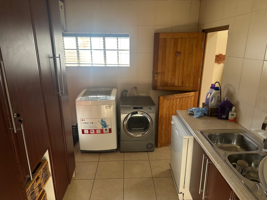 4 Bedroom Property for Sale in Dunvegan Gauteng
