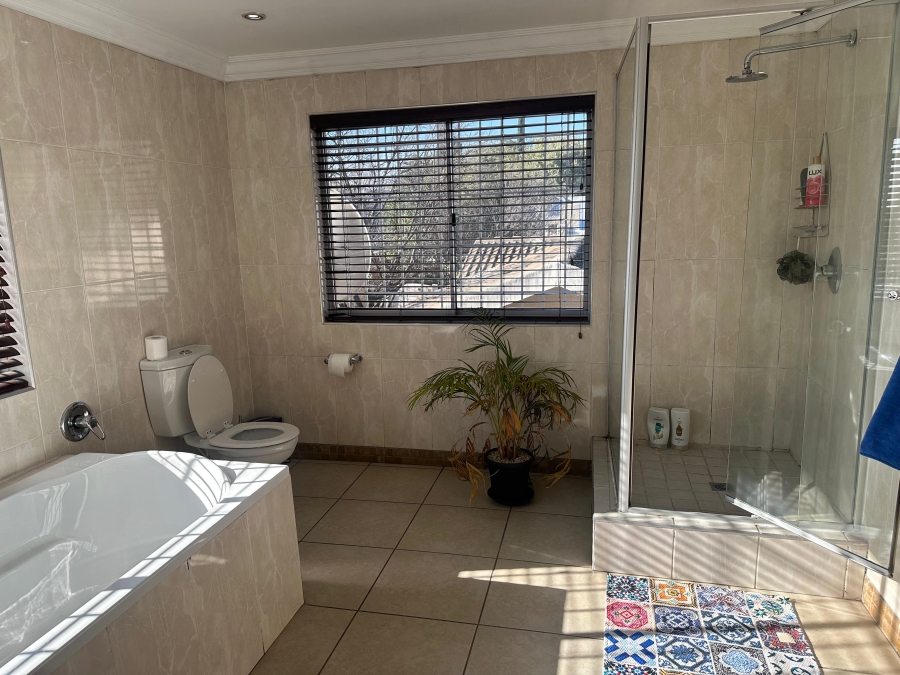 4 Bedroom Property for Sale in Dunvegan Gauteng