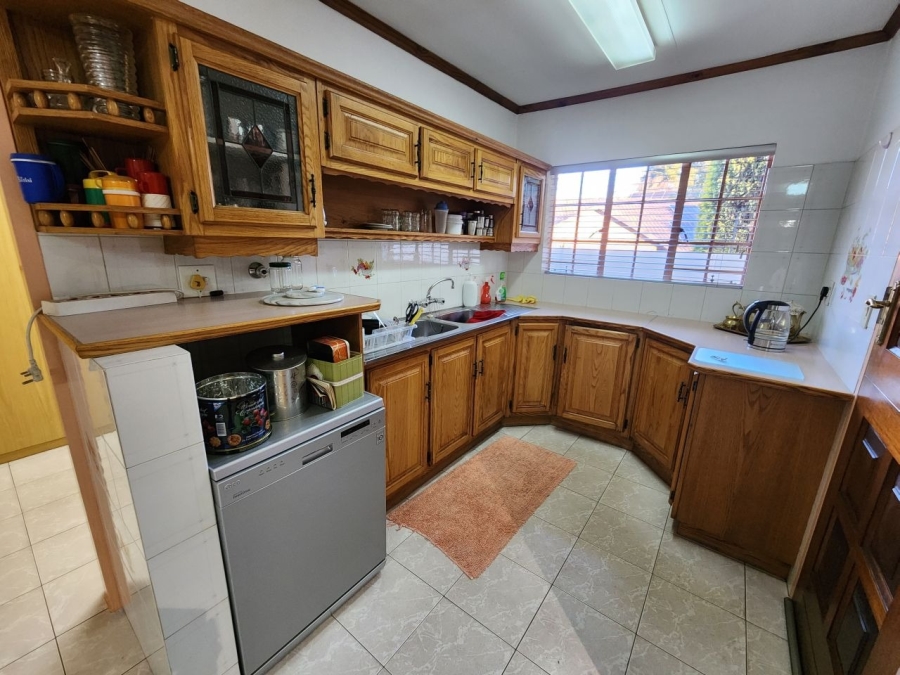 5 Bedroom Property for Sale in Bartlett Gauteng
