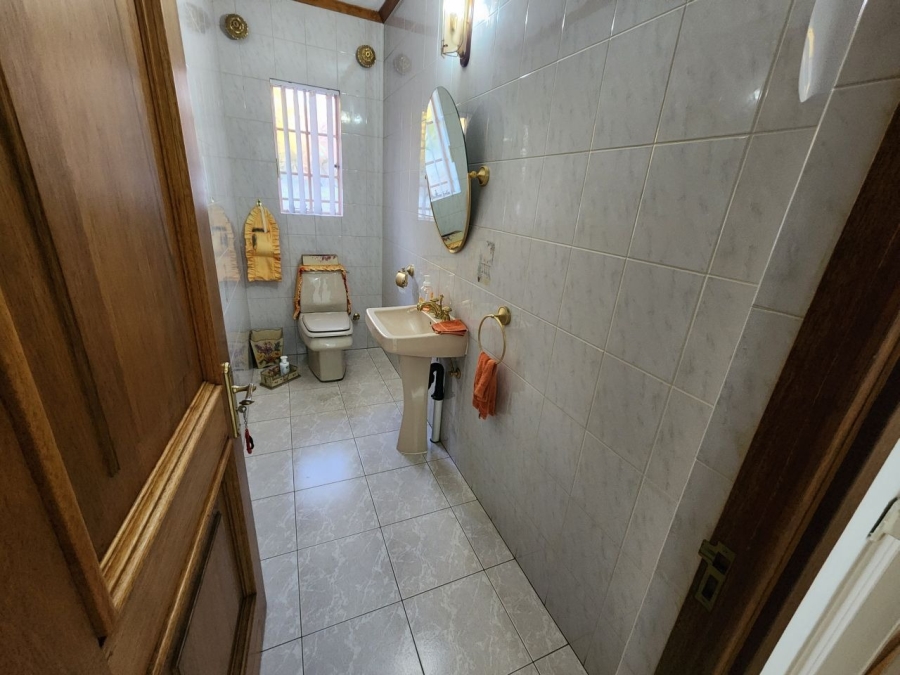 5 Bedroom Property for Sale in Bartlett Gauteng