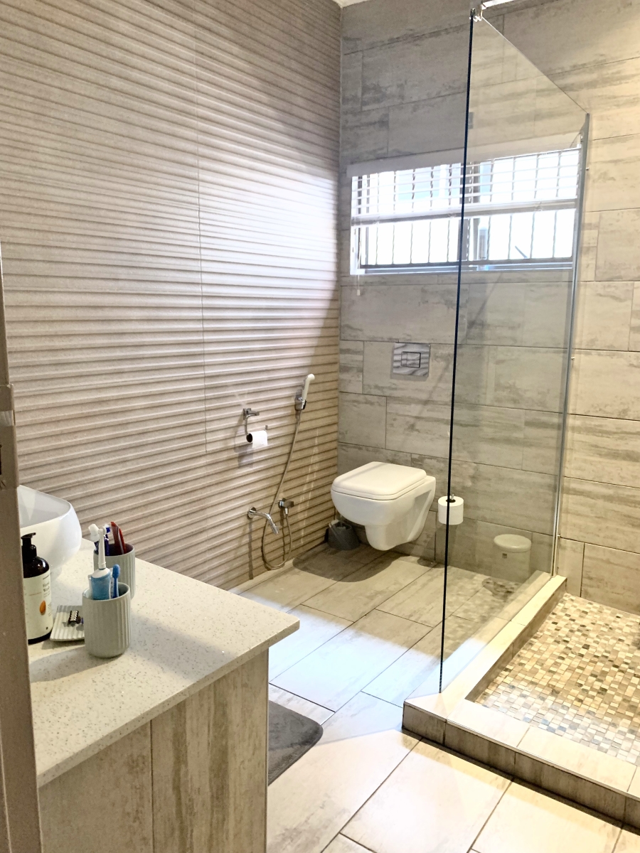 4 Bedroom Property for Sale in Cyrildene Gauteng