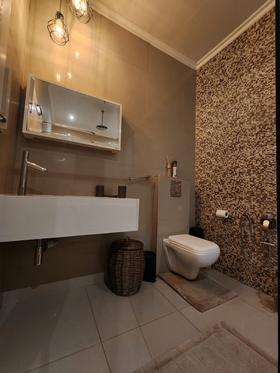 4 Bedroom Property for Sale in Cyrildene Gauteng