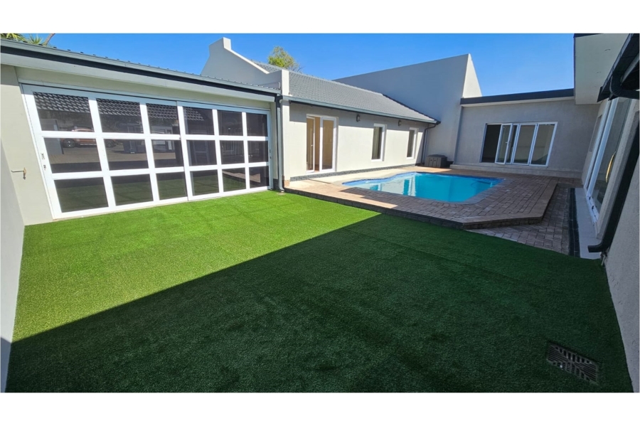 5 Bedroom Property for Sale in Wierda Park Gauteng