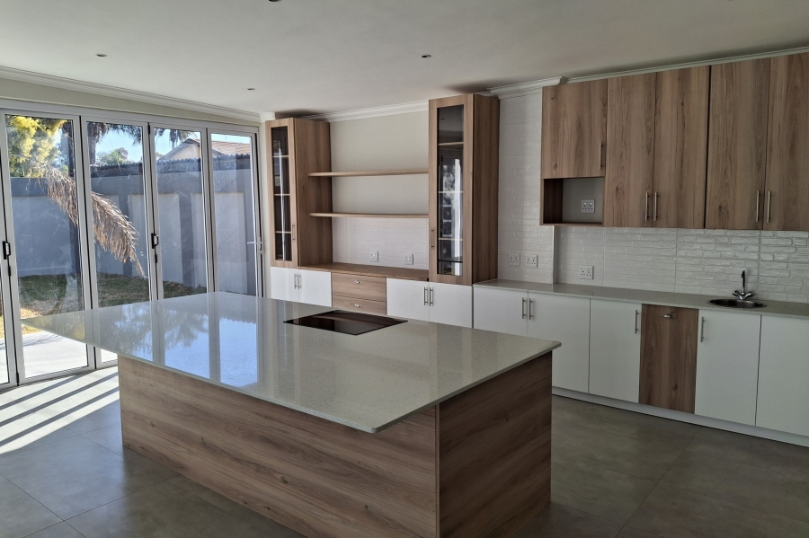 5 Bedroom Property for Sale in Wierda Park Gauteng