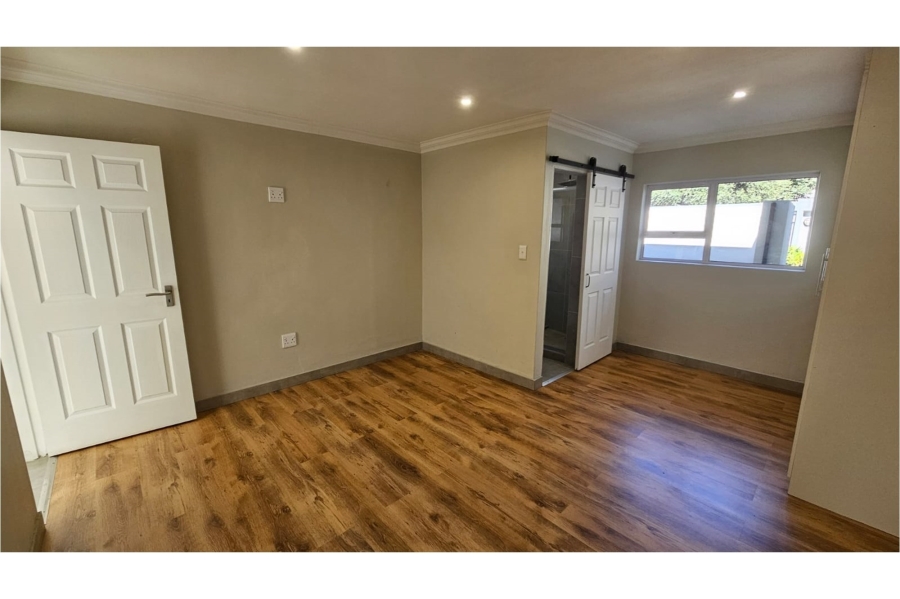 5 Bedroom Property for Sale in Wierda Park Gauteng