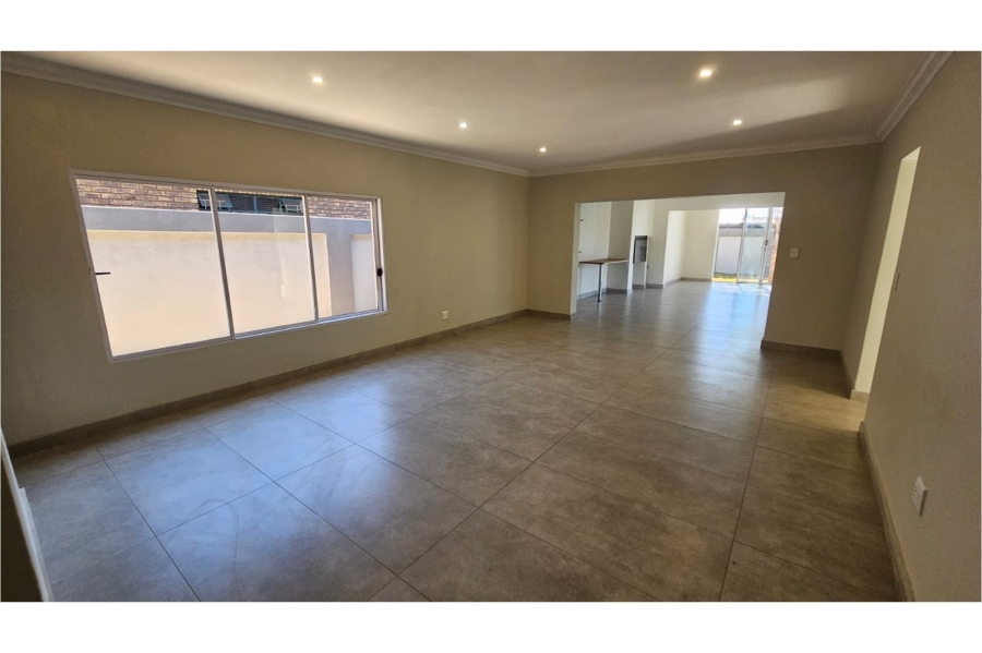 5 Bedroom Property for Sale in Wierda Park Gauteng