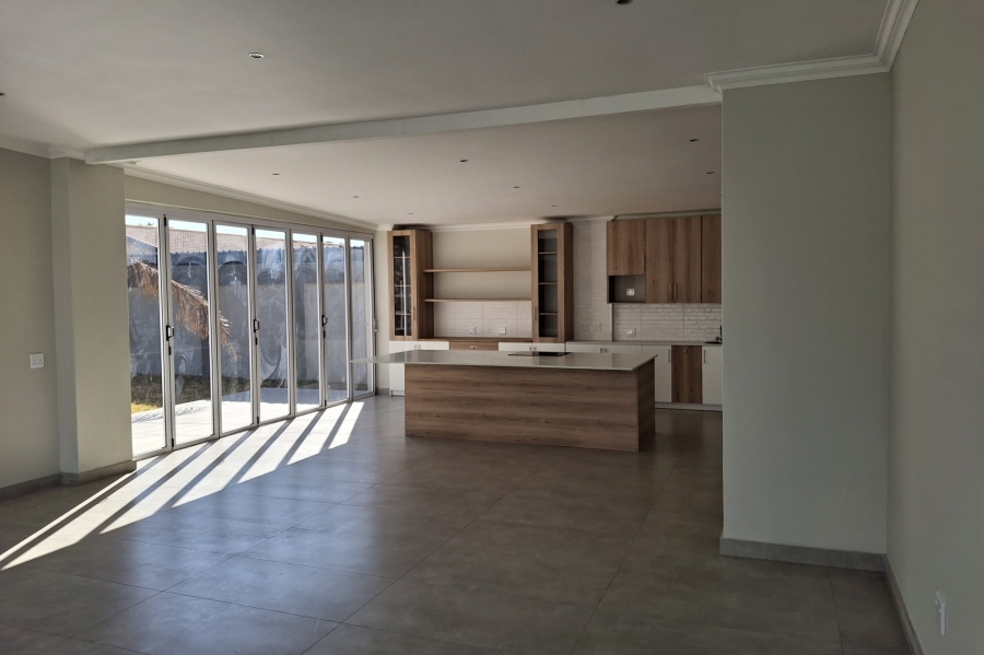 5 Bedroom Property for Sale in Wierda Park Gauteng