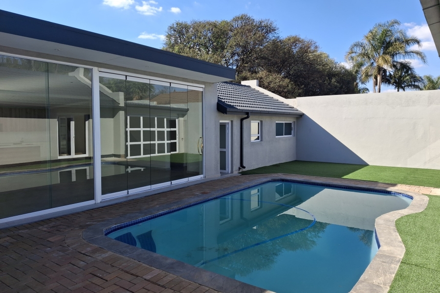 5 Bedroom Property for Sale in Wierda Park Gauteng