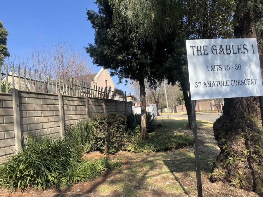 2 Bedroom Property for Sale in Albertsdal Gauteng