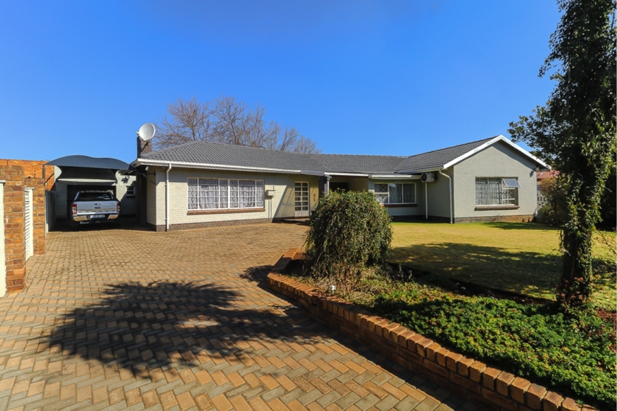 3 Bedroom Property for Sale in Selection Park Gauteng