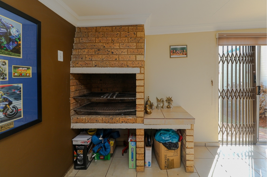 3 Bedroom Property for Sale in Selection Park Gauteng