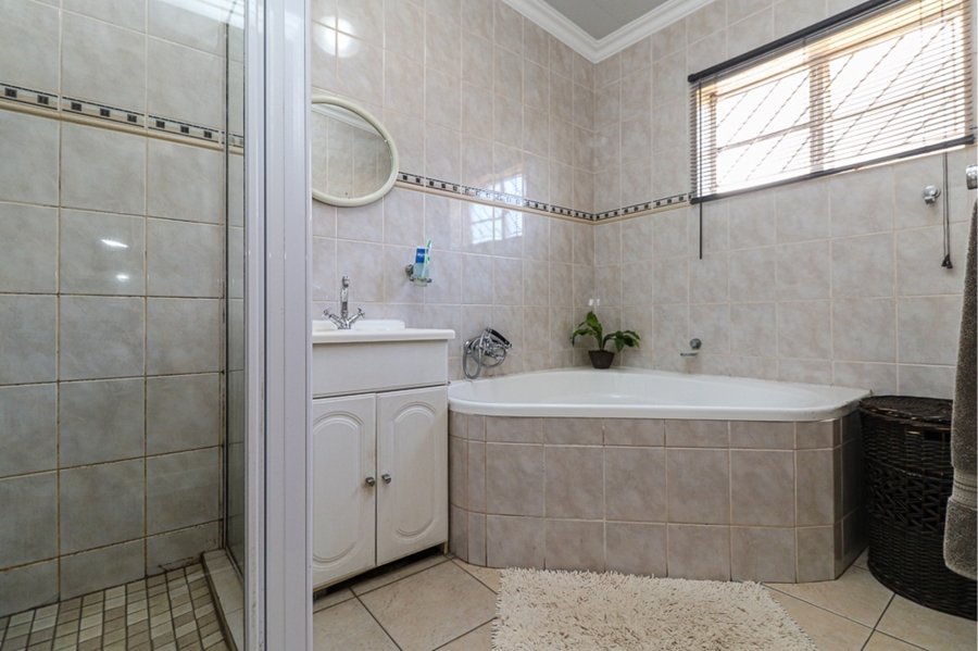 3 Bedroom Property for Sale in Selection Park Gauteng