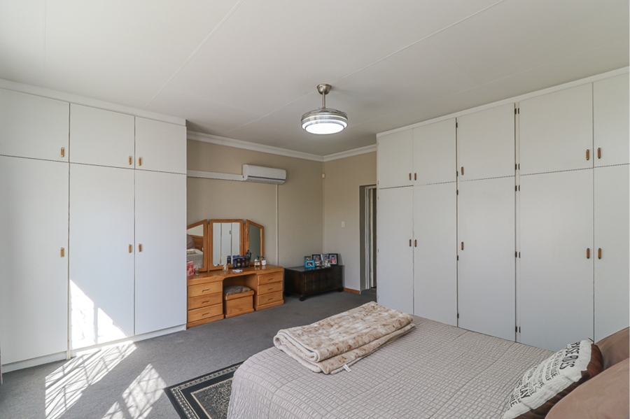 3 Bedroom Property for Sale in Selection Park Gauteng