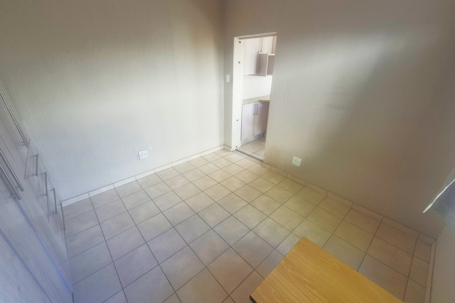 To Let 1 Bedroom Property for Rent in Norscot Gauteng
