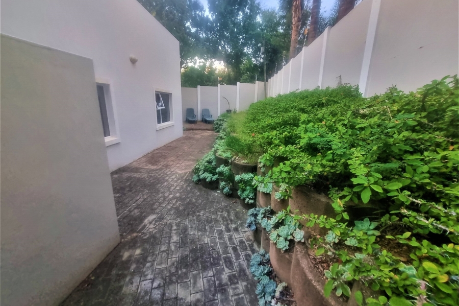 To Let 1 Bedroom Property for Rent in Norscot Gauteng