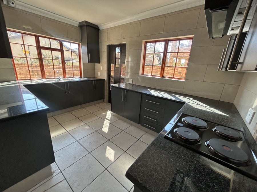 To Let 3 Bedroom Property for Rent in Kyalami Hills Gauteng